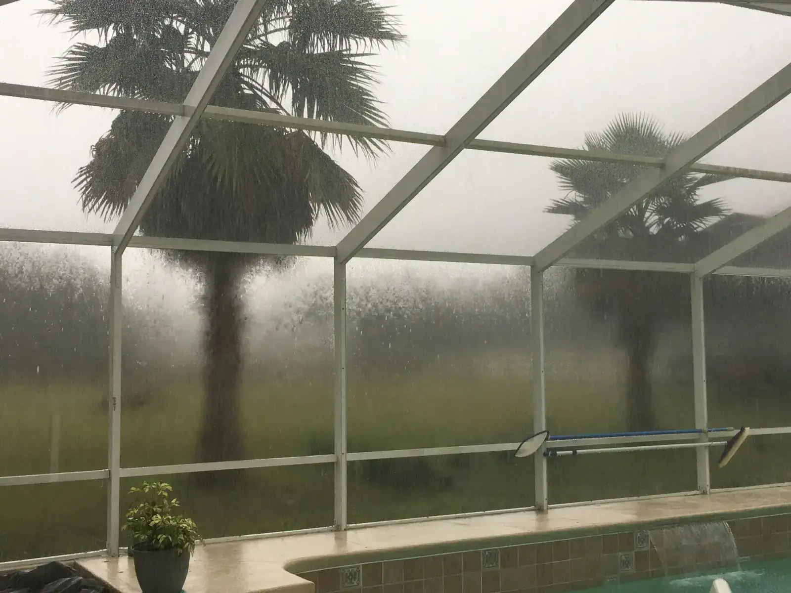 Install Screen Enclosures will help you increase in privacy & lifespan